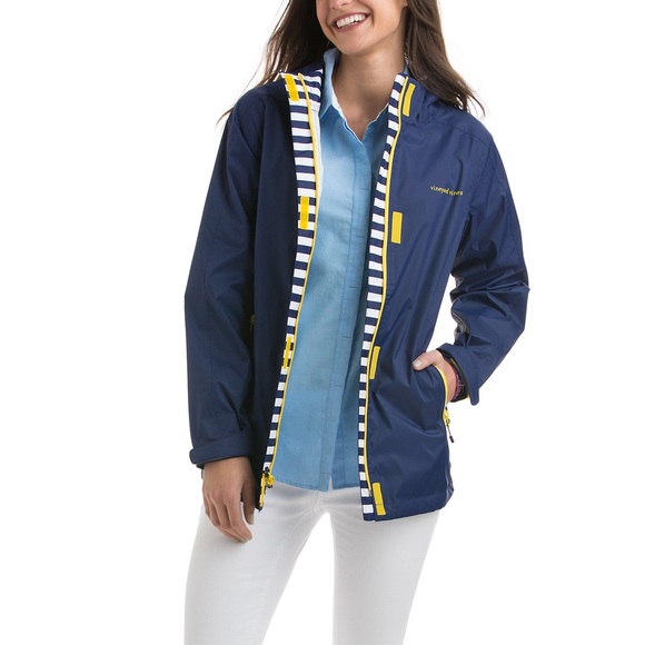 Vineyard Vines Jackets & Blazers - Vineyard Vines stow & go rain coat! NWT! Small